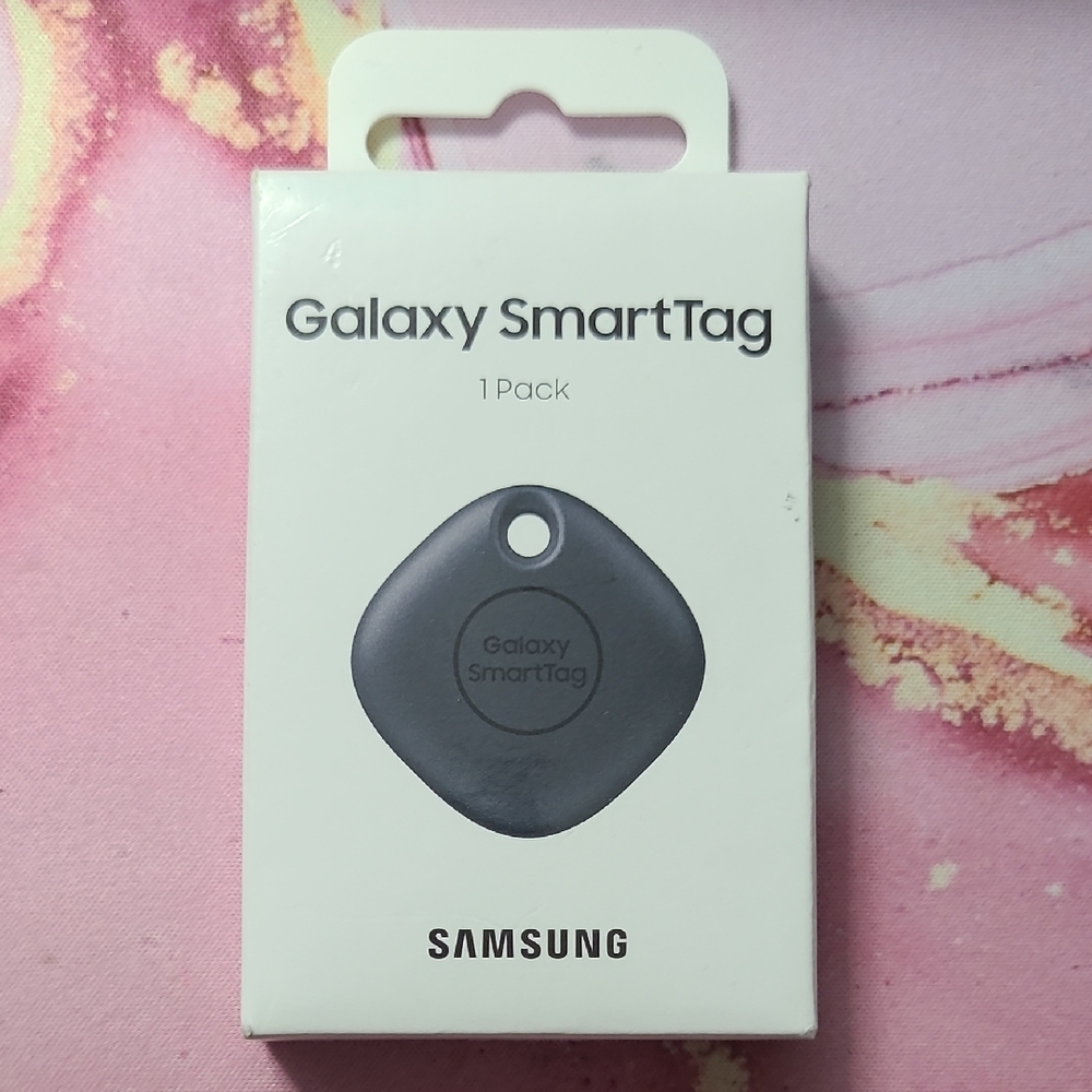 Samsung Galaxy SmartTag. New, sealed, in box.